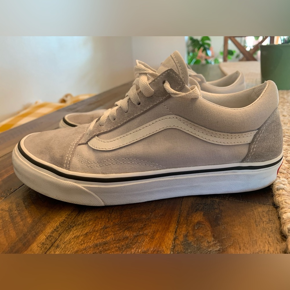 Classic vans- gray and white unisex like new!